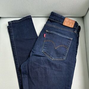 Women’s Levi’s Skinny Jeans Dark Wash Size 30
